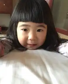  曹格儿女同浴照曝光惊讶表情神同步图