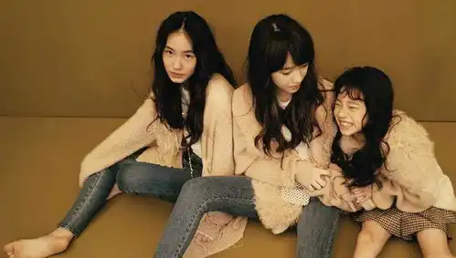  小s三女儿合体拍摄大片,三姐妹长相都很高级,小s亲自上阵指导