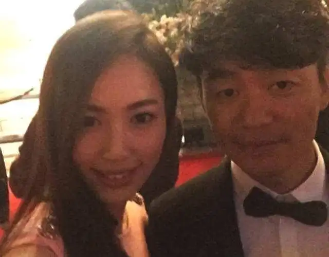  马蓉父亲撬王宝强住所的锁被曝违法,知情人士透露马蓉想上门取证