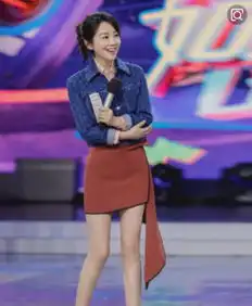  闫妮大长腿好身材,网友质疑,女儿照片曝光后,网友更美