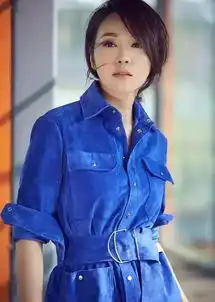  扑到胡歌,美回少女模样,45岁的佟掌柜十年惊艳逆袭