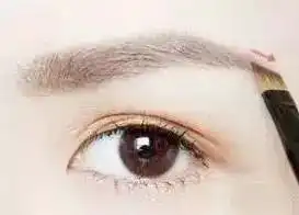  景甜唐嫣都换上了翼飞眉,可软萌可御姐,谁画都好看