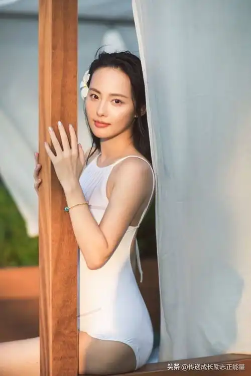  张嘉倪真的是太美丽了,试问有几个人能抵挡住诱惑
