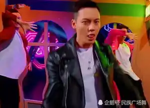  与关晓彤贴身热舞,放大看陈伟霆的表情镜,网友直呼太过分