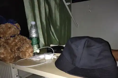  幽默搞笑段子集男友这个睡姿和表情,笑坏个人,哈哈哈
