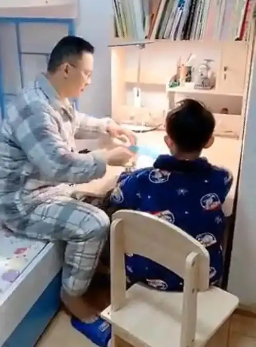  家长这样陪孩子写作业,孩子想不优秀都难