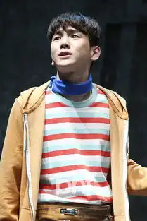  shinee成员key排练话剧痛苦嘶吼表情迷茫真挚