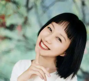  淡然博雅的一位女星,四十不惑知天命,如今41岁的她依然在努力