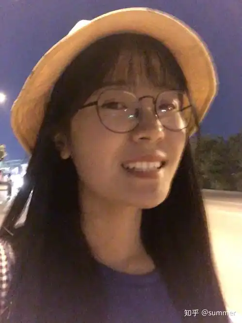  生活中有没有戴眼镜比不戴眼镜要漂亮的女生