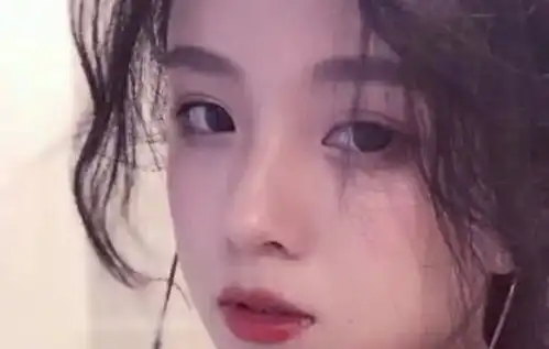  女生经常熬夜玩手机,最好多吃这3种水果,护眼还美容
