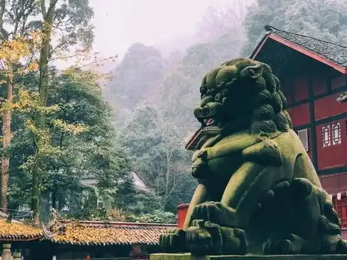  网友攻略峨眉山的恩赐日出日落星空云海雪山顽猴
