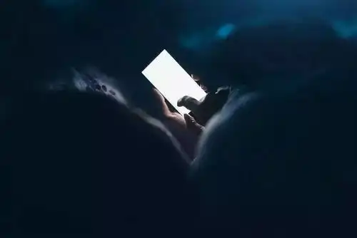  山大人熬夜数据调查别让熬夜透支了我们的青春