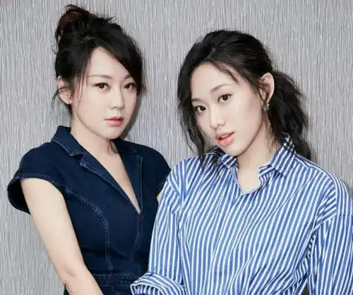  闫妮女儿邹元清继承妈妈出色基因,高颜值加上完美身材