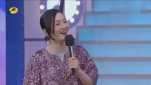  谢娜挖坑给陈乔恩跳,乔恩不负众望没上当,李易峰露出了欣慰的表情