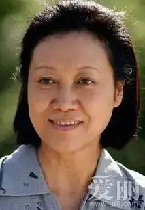  闫妮领衔十位撒得开hold住大女人型明星组图